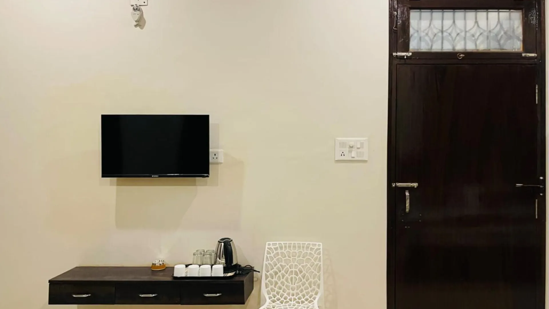 Goroomgo Banaras Homestay Varanasi Near Ganga Ghat