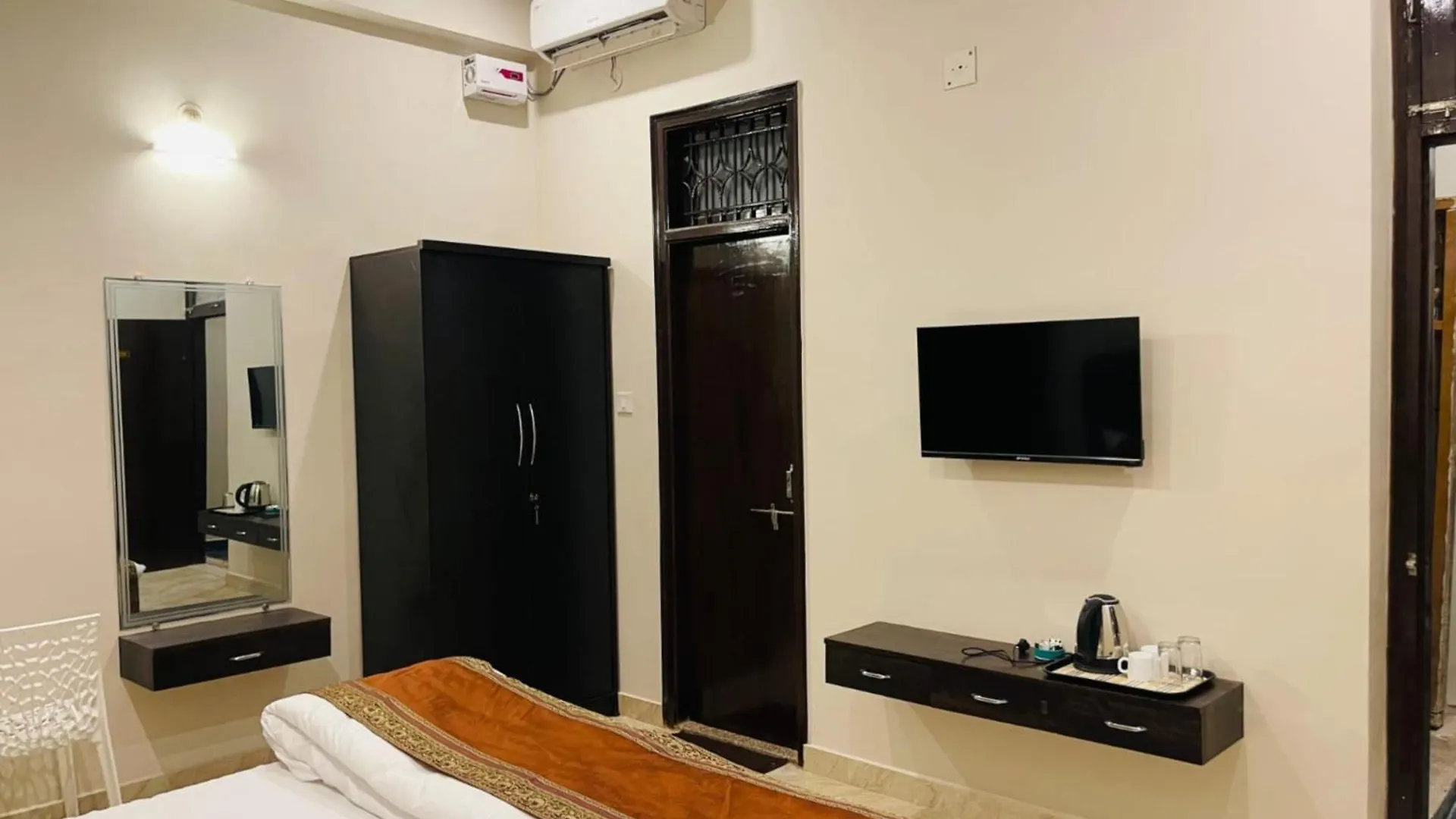 Goroomgo Banaras Homestay Varanasi Near Ganga Ghat
