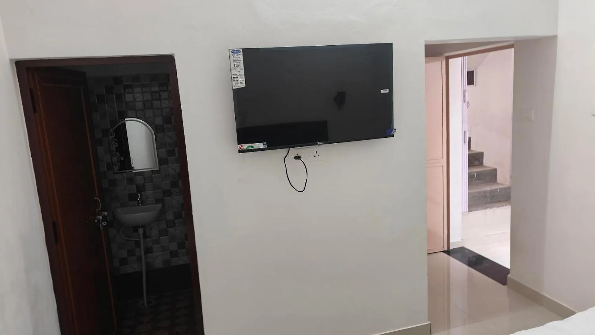 Hotel Goroomgo Banaras Homestay Varanasi Near Ganga Ghat